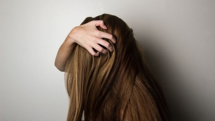 Cuida la salud de tu cabello: Evita estos malos hábitos que podrían provocar que se te caigan