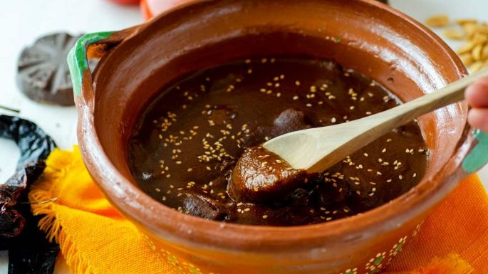 Así preparaba el mole Frida Khalo: Aprende la receta inédita de esta famosa pintora mexicana