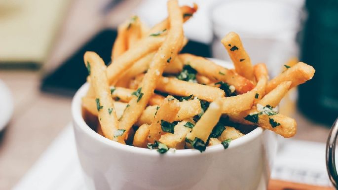 Haz de las papas fritas tu botana preferida con estos trucos para que sean crujientes