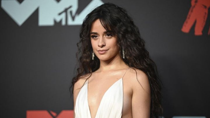 Camila Cabello se convierte en 'Cenicienta' y luce una mirada de impacto