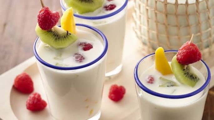 Dale un toque único  al agua de horchata al añadirle un poco de fruta