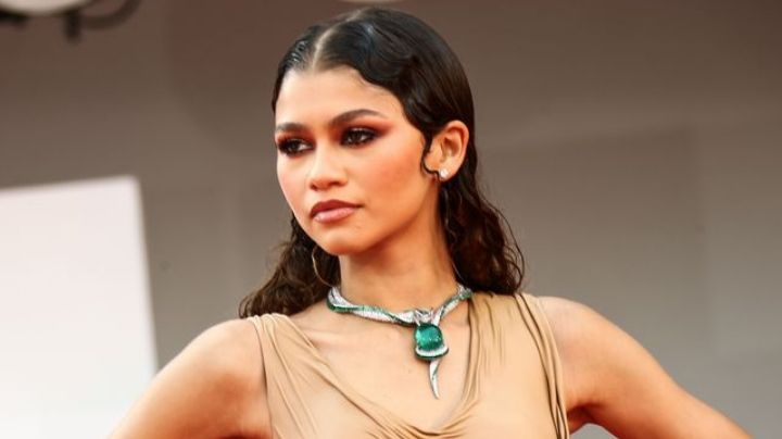 Zendaya le da el toque especial al negro y al blanco en su nueva portada de revista