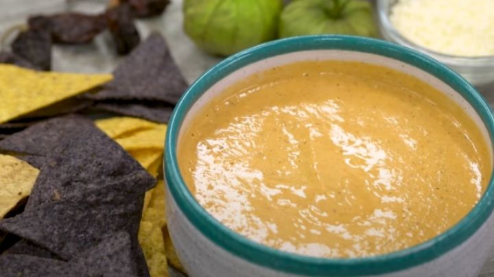 ¡Una delicia! Aprende a hacer una salsa de chile morita con queso cotija