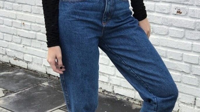 Este es el secreto para usar mom jeans de manera elegante