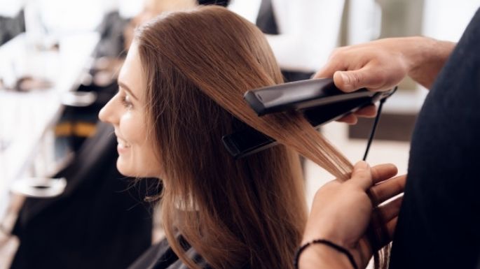 ¡Adiós al rubio! Por estas razones el castaño es el tinte para cabello de moda