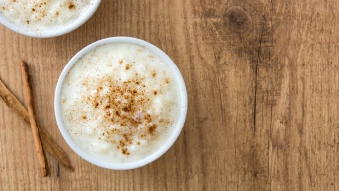 Para el desayuno y el postre esta avena estilo arroz con leche es perfecta