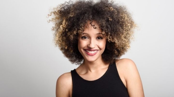 Así es el peinado más fácil y rápido para cabello rizado, según TikTok