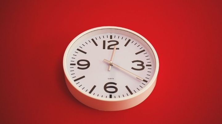 ¿Siempre ves el reloj a las 12:12? Descubre más de esta hora espejo