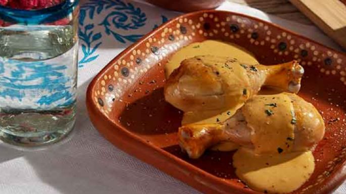Pollo en salsa de cempasúchil: Aprovecha la temporada para sorprender a todos