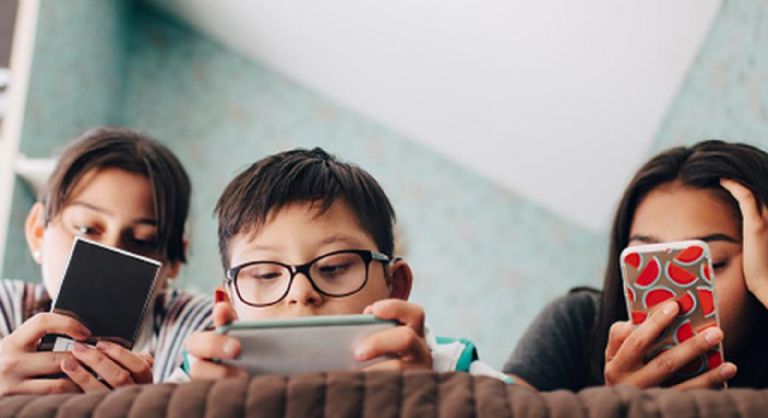 Cómo controlar el uso de tecnología de tus hijos