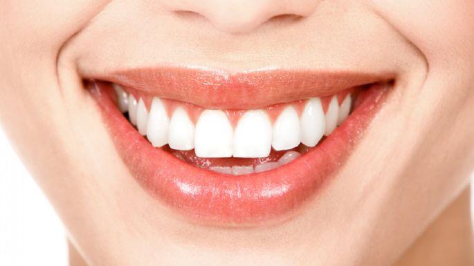 ¿Ya te cepillaste los dientes hoy? Razones por las que tus encías cambian de color 