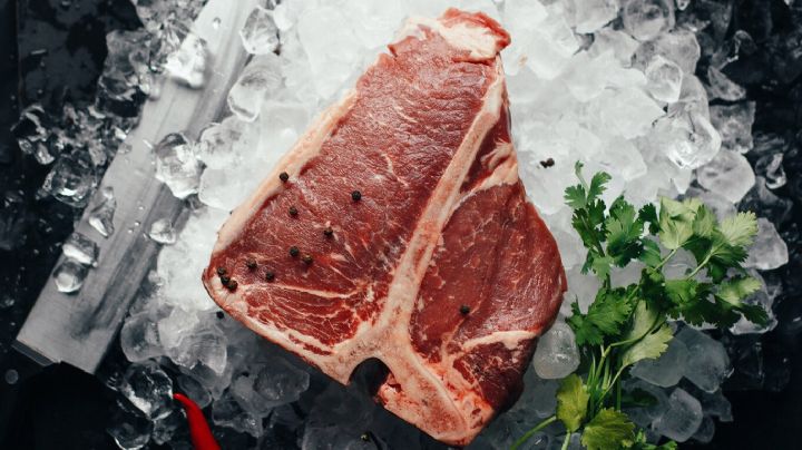 Restaurantes revelan su secreto para descongelar la carne en 1 hora