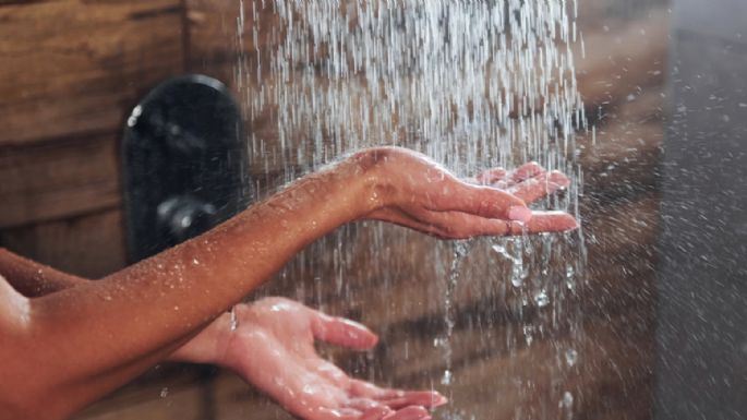 Acelera el metabolismo: El secreto para bajar de peso sería bañarte con agua fría