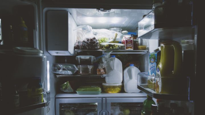 Elimina el mal olor de tu refrigerador gracias a este truco de limpieza con papel higiénico
