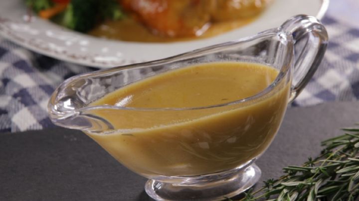Acompaña tu cena navideña con esta rica y sencilla salsa de jugos de pavo
