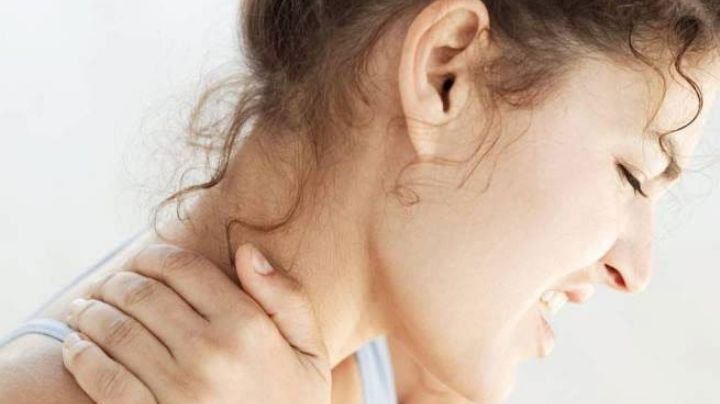 Tortícolis: 2 formas para deshacerse del molesto dolor en el cuello
