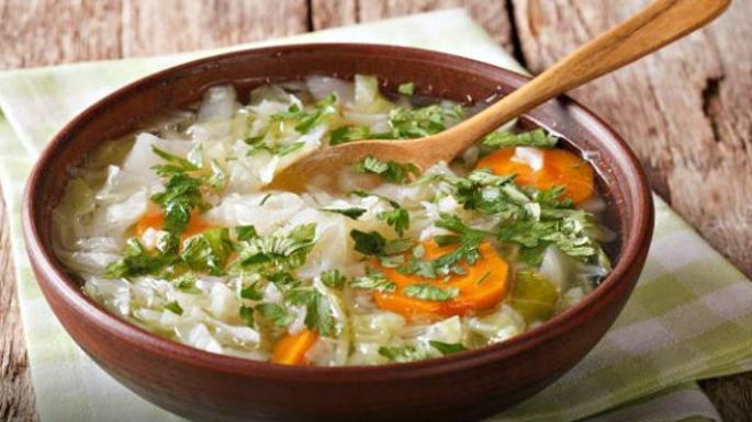 Limpia tu organismo con la receta de esta sopa depurativa