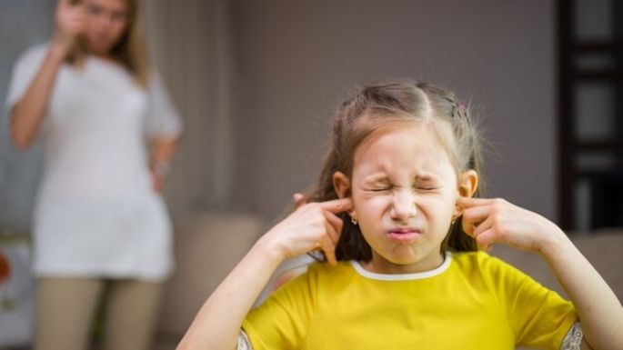 Gritarles a tus hijos no es efectivo para su educación; conoce por qué