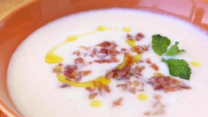 ¡Vale la pena probarla! Receta de crema de melón con jamón crocante