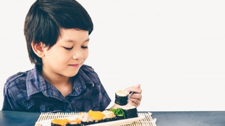 Qué es lo que debes considerar antes de darles sushi a tus hijos