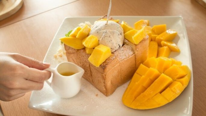 Prepara este rico pan de mango casero para la cena