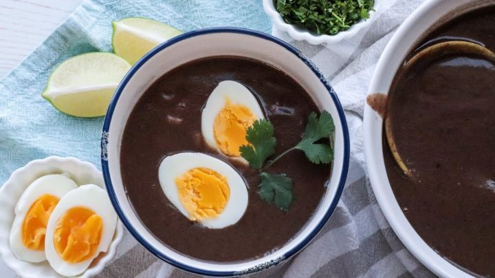 ¿Conoces la sopa negra? Mira lo sencillo que es preparar este platillo costarriqueño