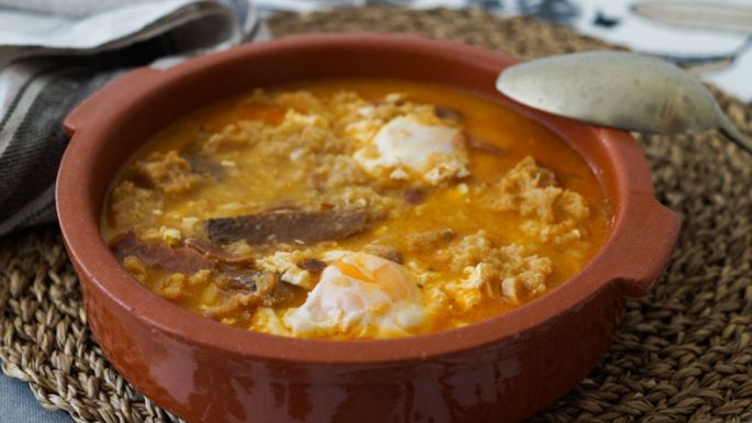 ¿Aburrida de cocinar lo mismo? Receta de sopa de ajo española