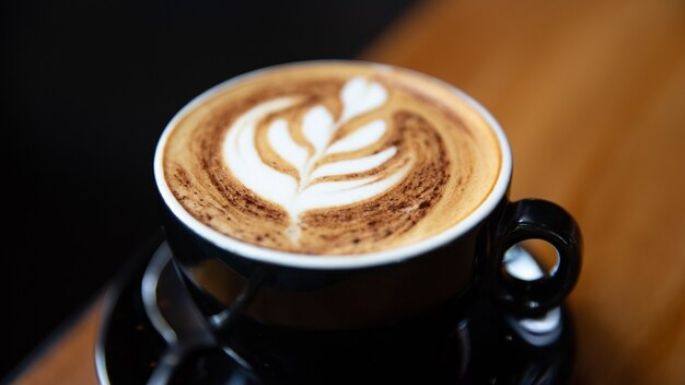 Despierta gracias al sabor de un rico café latte de mandarina