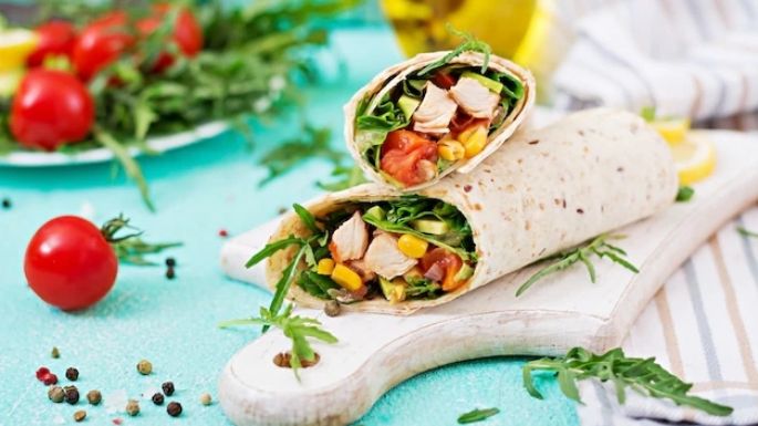 Receta vegetariana: Ricos y saludables wraps de verduras con mango y queso