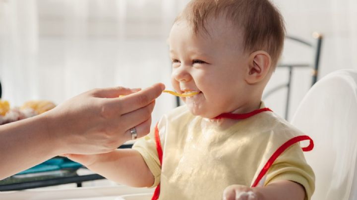 ¡Atención mamás primerizas! A esta edad tu bebé debe dejar las papillas