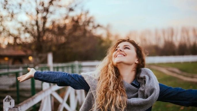 Conoce cuál es la glándula de la felicidad y aprende a activarla de manera natural