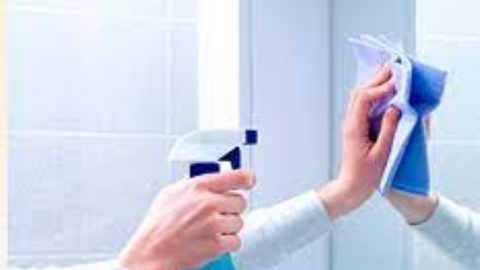 Guía practica para limpiar los espejos de tu casa sin dejar manchas