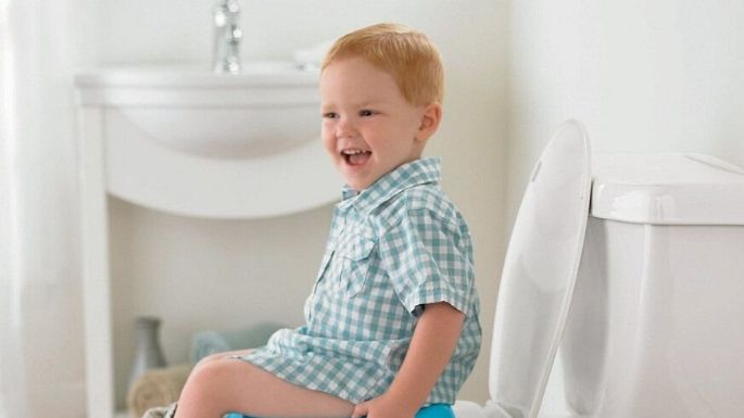 Conoce algunos motivos por los cuales tu hijo puede tenerle miedo a ir al baño