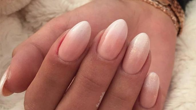 Aprende a hacer tu propio diseño de uñas degradado sin ir con tu manicurista