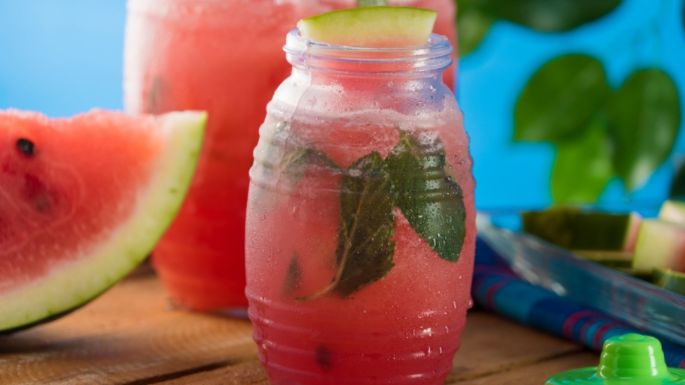 ¡Pedirás más de un vaso! Limonada con un toque de sandía y menta