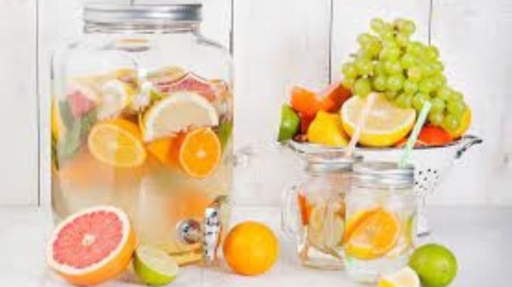 ¿No te gusta el agua simple? Prueba esta versión infusionada con frutas