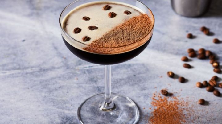 Combina el sabor del café con licor: Receta de espresso martini