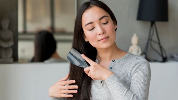 ¿A qué hora cepillas tu melena? Conoce cuál es el mejor momento para desenredar tu cabello