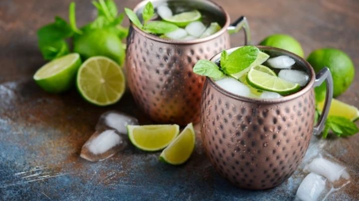 Dale un toque dulce al tradicional cóctel Moscow Mule añadiendo un poco de mango