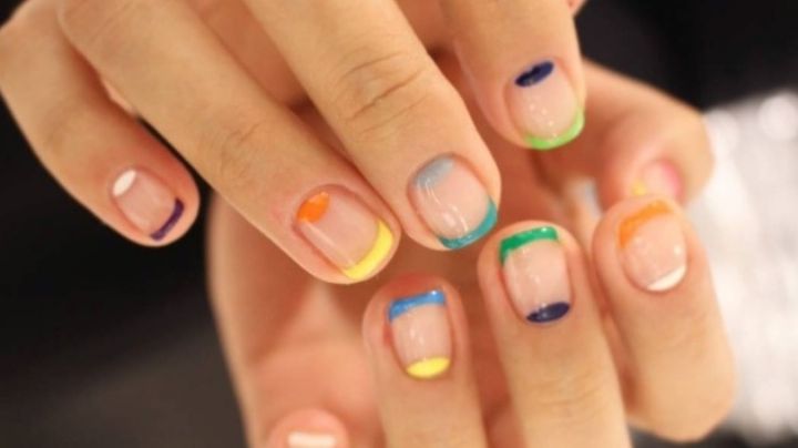 Manicura francesa doble: Una forma de llevar muchos colores en tus uñas