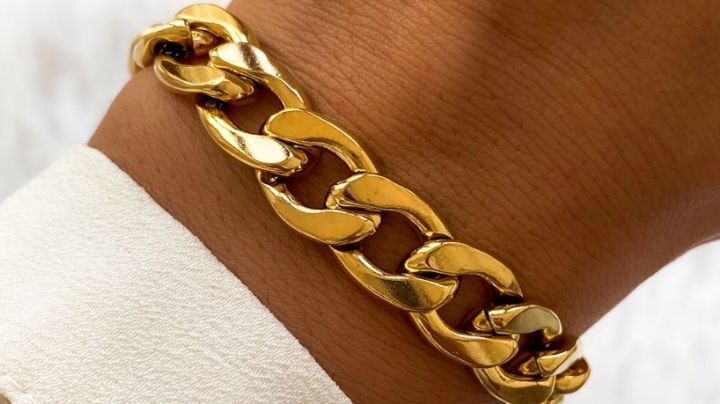 Pulseras XL, el accesorio que regresa de la moda de los 2000