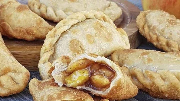 Saborea este suave postrecillo: Empanaditas de manzana y brandy