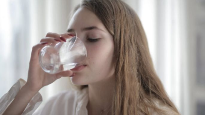 Beber agua en exceso: Estos son los síntomas de la hiperhidratación