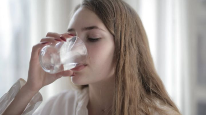 Beber agua en exceso: Estos son los síntomas de la hiperhidratación