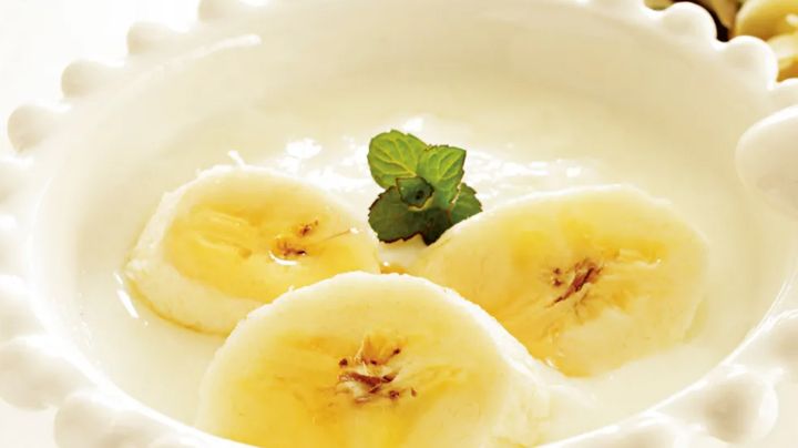 Receta de diez: Copa de yogurt con plátano y crema de vainilla