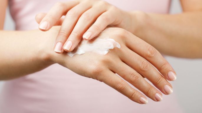 ¡Maravíllate con los resultados! Cuida tus manos con esta crema casera