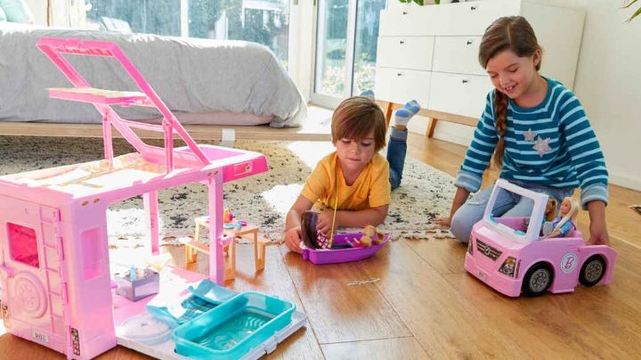 Día de la Barbie: ¿Por qué dejar que niños y niñas jueguen con una muñeca?