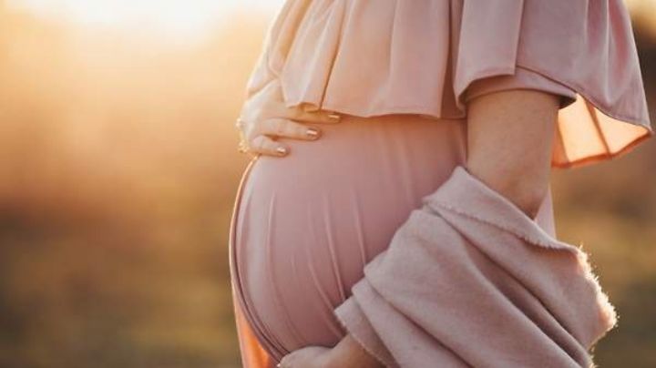 ¿Estás embarazada y a veces no notas a tu bebé en el vientre? Conoce por qué sucede
