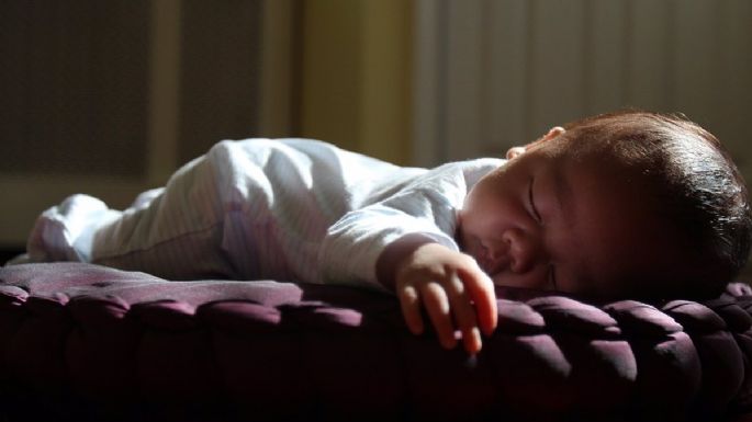 Claves para sobrevivir a los despertares nocturnos de un bebé en sus primeros meses