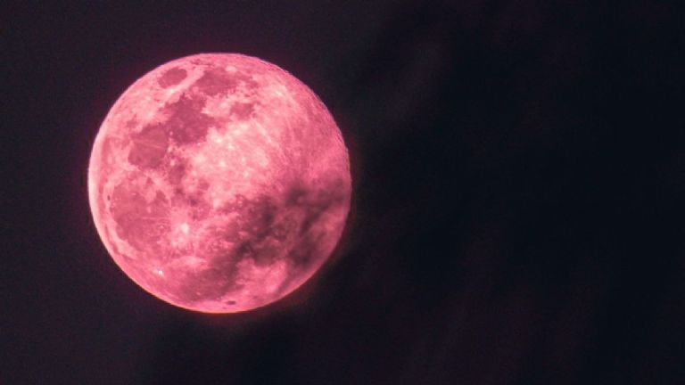 Luna rosa y cómo aprovecharla